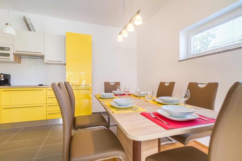 Villa Apartments Futura วานตาชิชี ภายนอก รูปภาพ