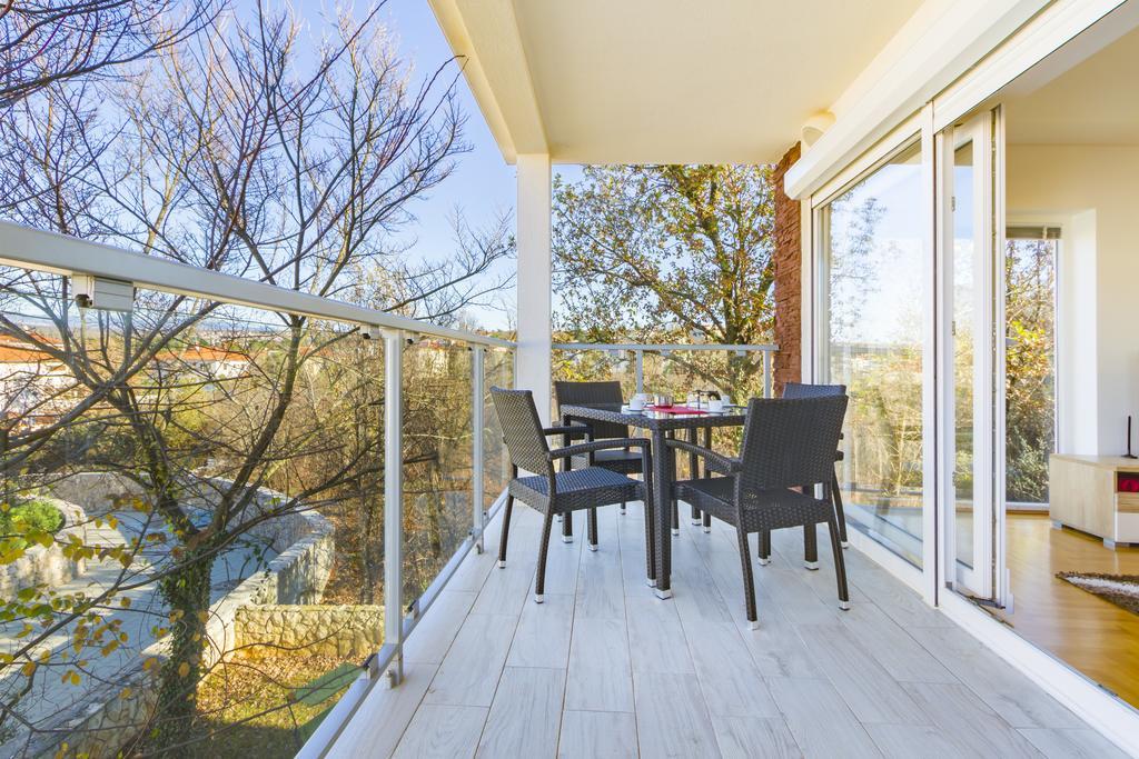 Villa Apartments Futura วานตาชิชี ภายนอก รูปภาพ