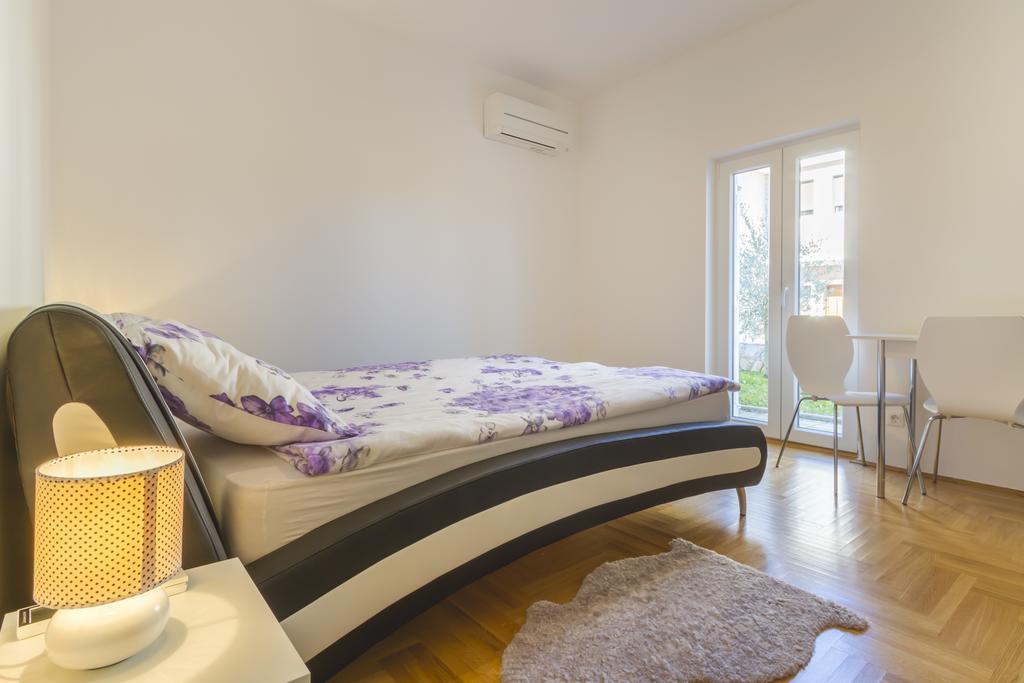 Villa Apartments Futura วานตาชิชี ภายนอก รูปภาพ